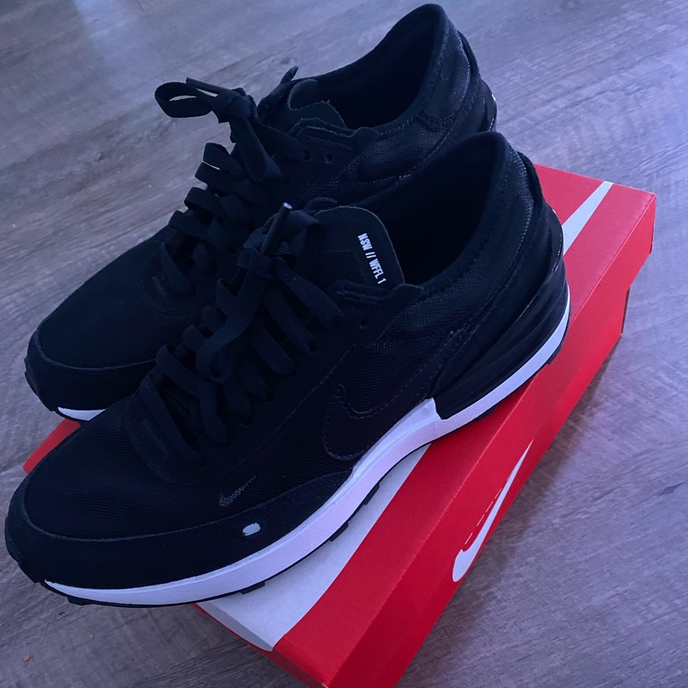 NWT NIKE WAFFLE SHOES